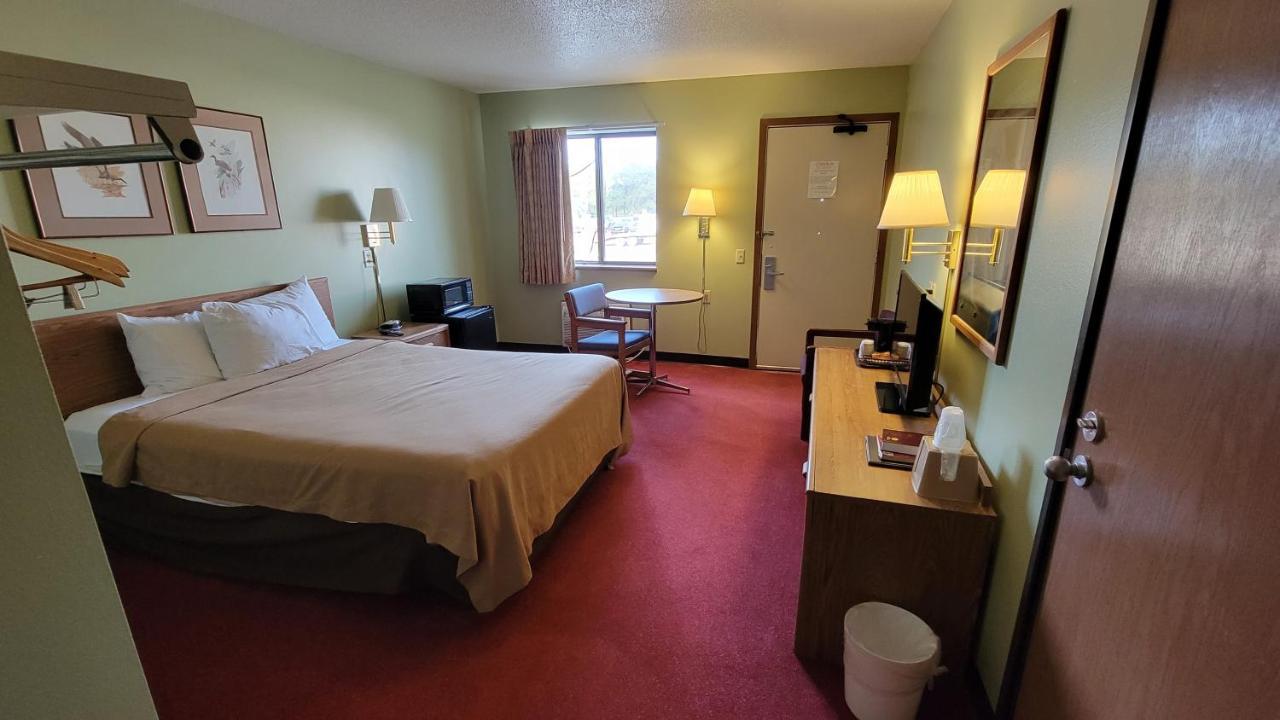 Wagner Lakeside Motel Exterior photo